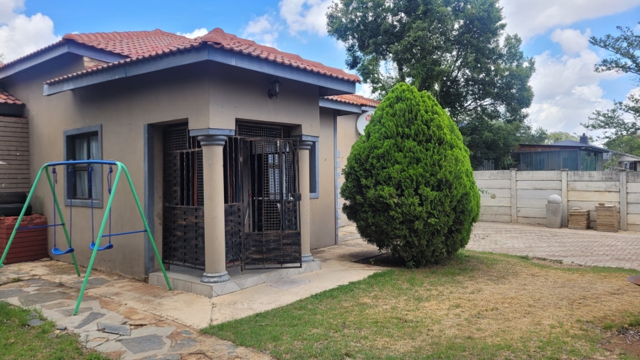 3 Bedroom Property for Sale in Elandia North West